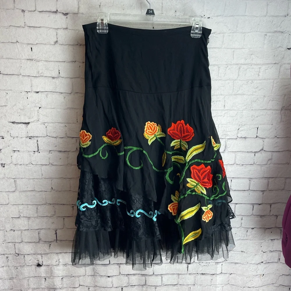 Vintage collection midi length black embroidered skirt size small